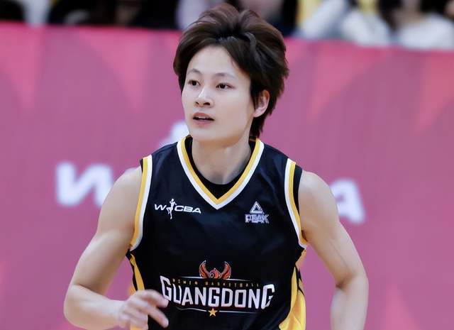 b体育官网-山东女篮终结广东14连胜，张子宇一数据全队最低，最后时刻遭弃用