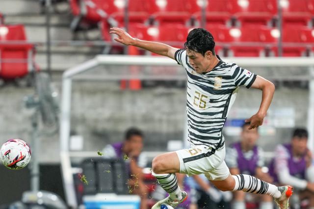 【东亚杯】洪喆传射姜成进2球 韩国3比0胜中国香港